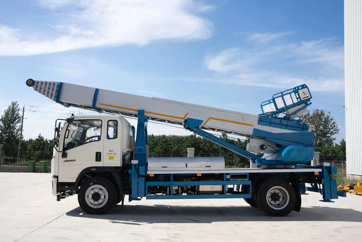 罗源县云梯上料车租赁费用